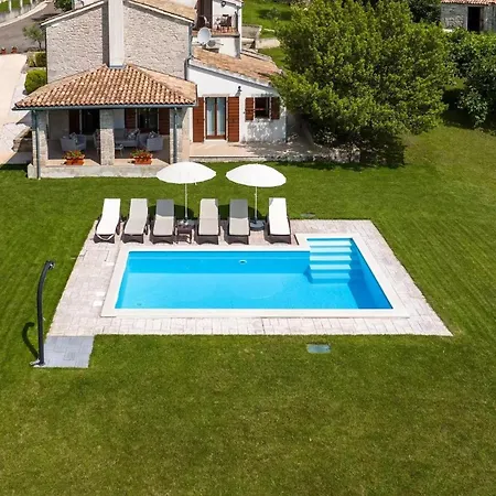 Garibaldi Holiday home *